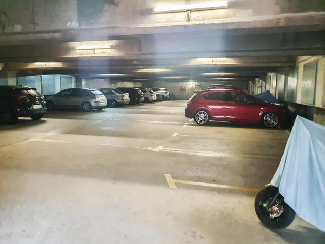 Plaza de parking y trastero a la venta, en El Pla de Martorell — 7