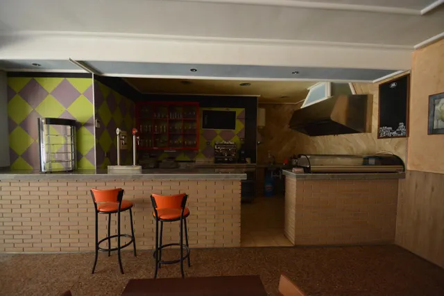 LOCAL ADAPTAT COM A CAFETERIA, EN VENDA *  VILANOVA DEL CAMÍ - ESTACIÓ — 10