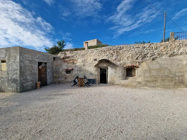TERRENO CON CASA - CUEVA EN EL HONDON DE LAS NIEVES — 3