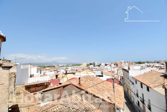 ESPACIOSA CASA CON TERRAZA EN EL HISTÓRICO CASCO ANTIGUO — 7