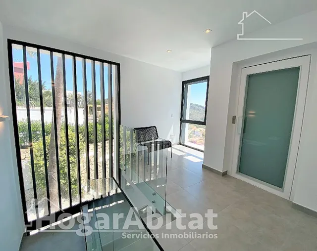 CHALET SEMINUEVO CON PISCINA, GARAJE Y VISTAS DESPEJADAS — 20