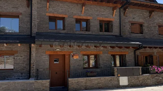 CASA DE OBRA NUEVA EN PUIGCERDÀ | ESPACIO, CONFORT Y EFICIEN - foto 2