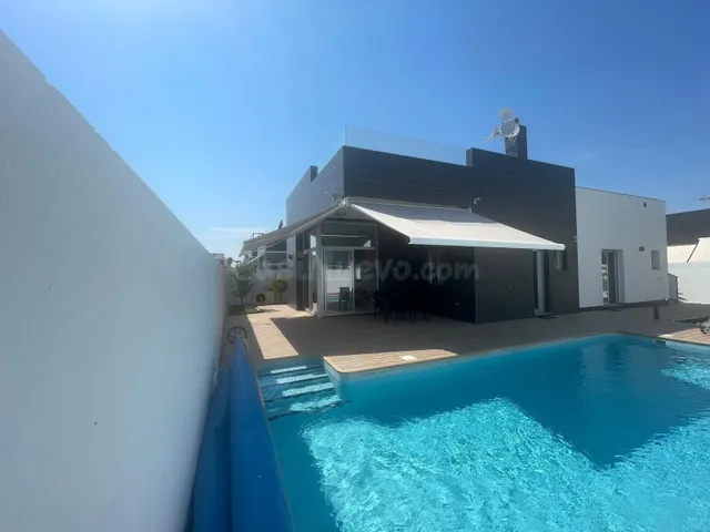 Excepcional Villa en Pilar de la Horadada: Lujosa Villa de u - foto 2