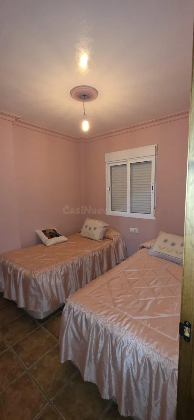 CASA PAREADA EN CALLE ANTONIO MACHADO - SALADILLO - foto 4