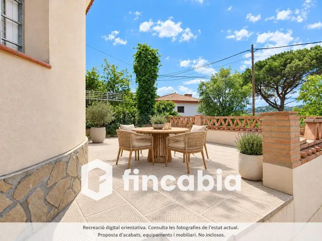 Casa independiente para reformar con jardín y garaje en Maçanet de la Selva — 3