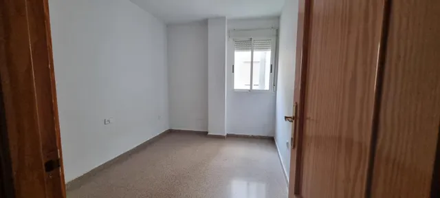 PISO CON VISTAS DESPEJADAS Y BALCÓN — 6