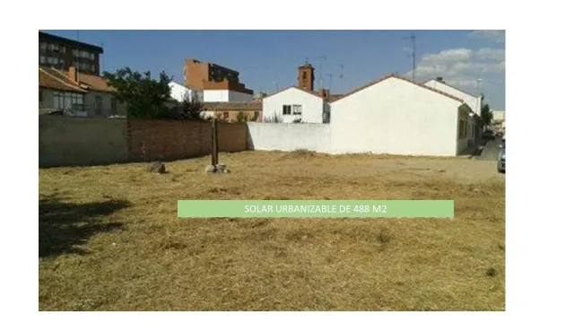 Solar urbanizable de 488m2 en el centro del pueblo — 2