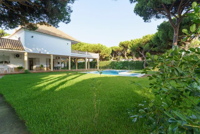 Exclusivo chalet independiente en Mazagón, a solo 400 metros - foto 3
