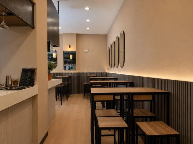 Restaurante en traspaso en zona Montecarmelo - foto 2