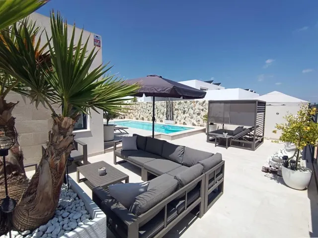 Villa con piscina privada en Daya Nueva — 3