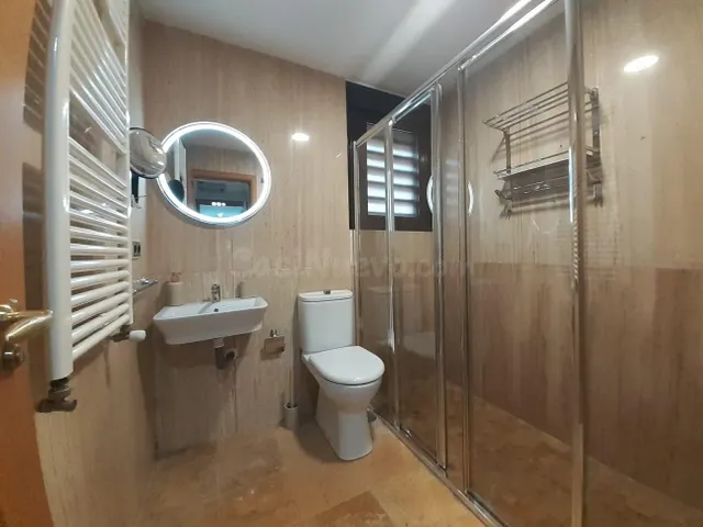 ESPECTACULAR PISO DE ALQUILER CON GRAN PATIO PRIVADO, PISCINA, COCHERA Y TRASTERO — 5