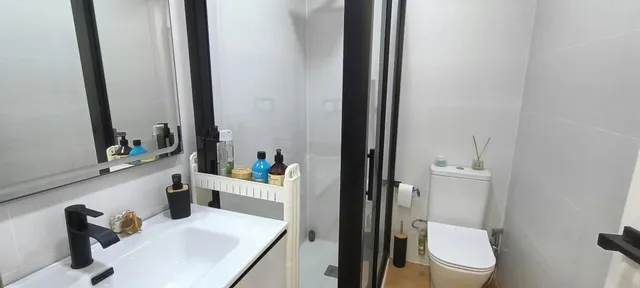MAGNIFICO PISO DE TRES DOMITORIOS Y DOS BAÑOS REFORMADO CERCA DEL MAR — 15