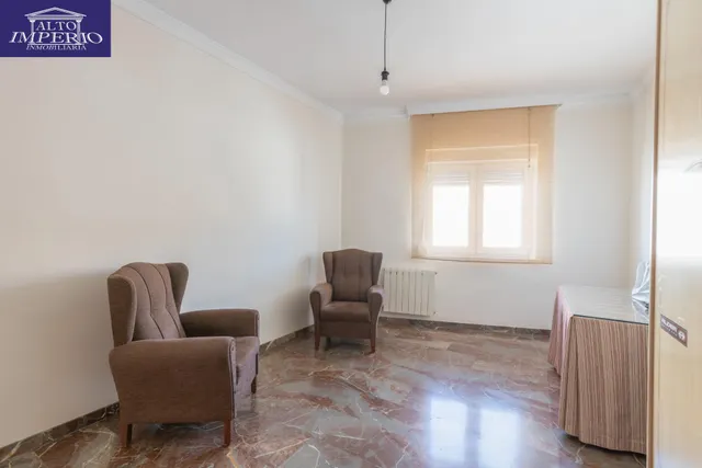 Casa en esquina en venta en Las Gabias — 45