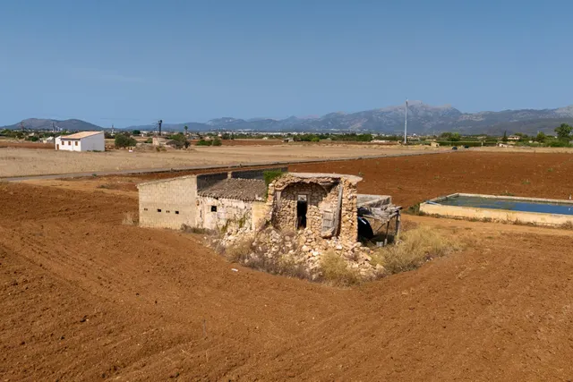 ESPECTACULAR FINCA RÚSTICA CON MOLINO EN MURO — 49