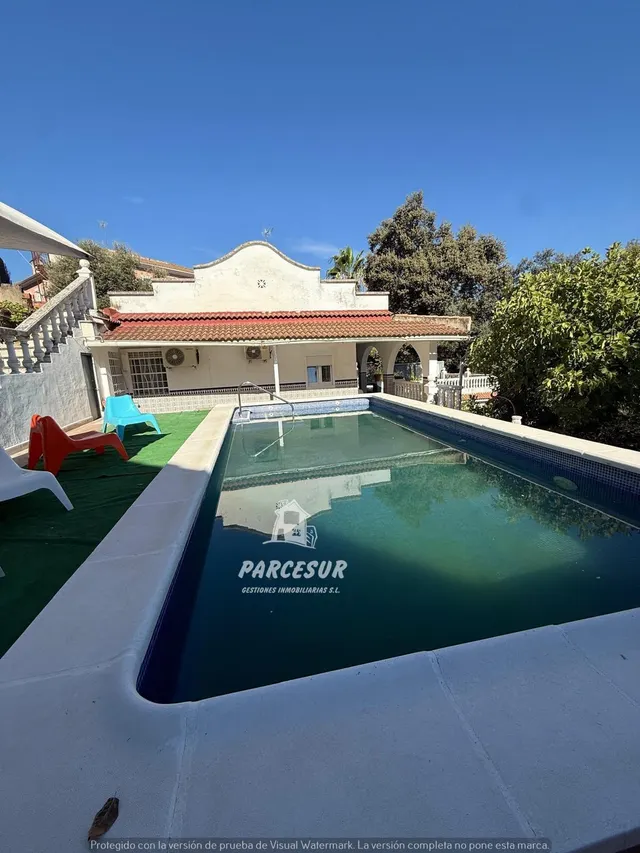 Chalet Independiente con piscina, en la zona de Alcolea. — 32