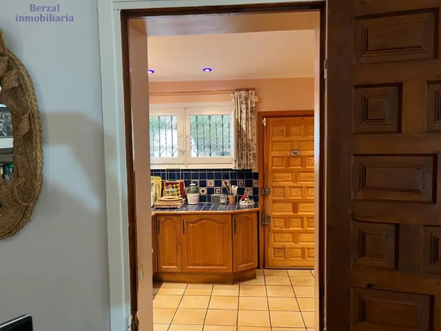Casa en parcela de casi cuatro mil metros, con piscina, jardin, maravillosas vistas. — 40