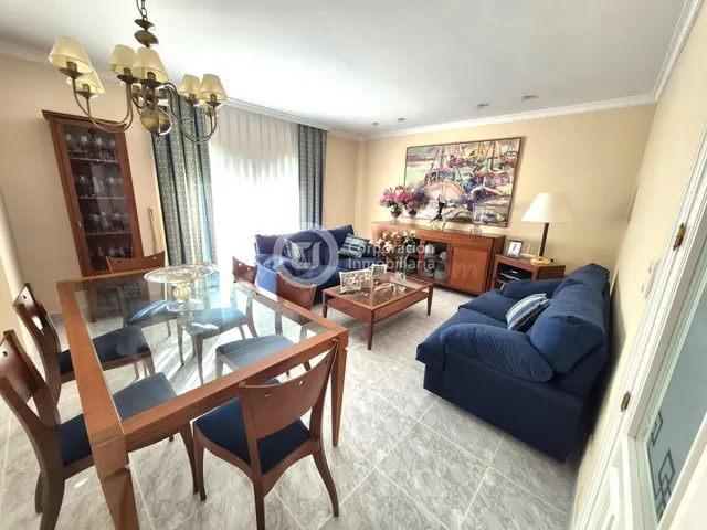 Casa con tres dormitorios y garaje en Barrio de Apolonia de  - foto 3