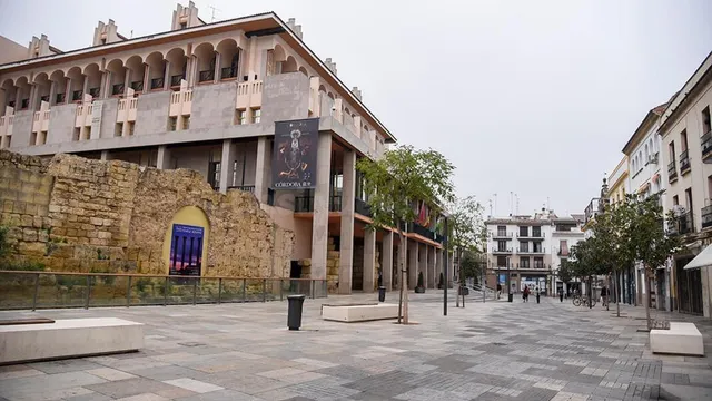 QUIERES VIVIR EN PLENO CENTRO DE CORDOBA?? - foto 2