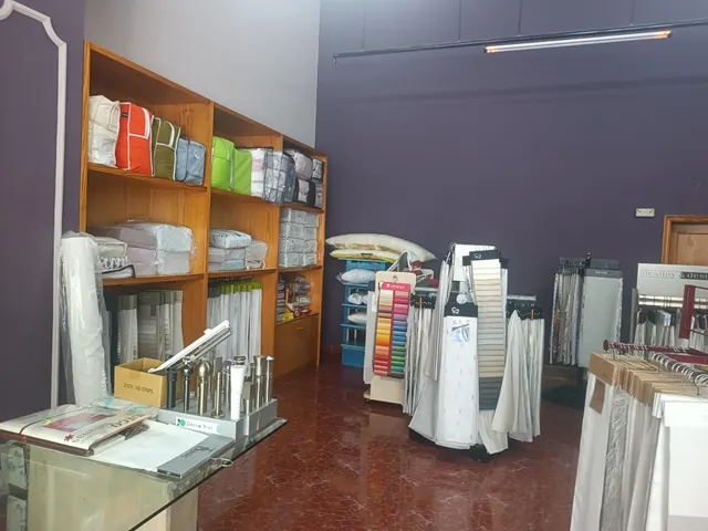 SE VENDE LOCAL / 140 MTS PLANTA BAJA + 40 MTS NAYA/ CERCA DE HOSPITAL GENERAL — 3