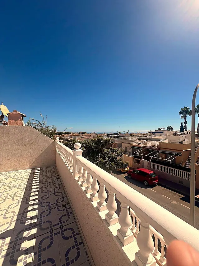 Bungalow con piscina comunitaria, Alicante, Orihuela Costa. 3 habitaciones, 105 m2, 3 kilómetros del mar — 7
