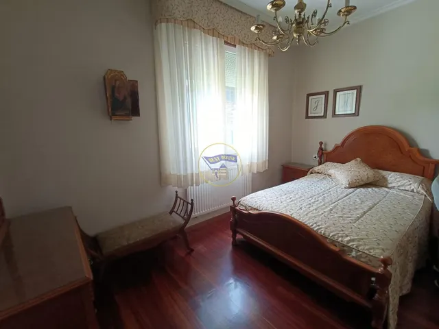 Casa con amplias vistas a la ría de Vigo ubicado en la zona alta de Teis — 13