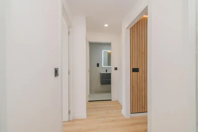 Piso de 3 habitaciones reformado al lado del Colegio Oms i de Prat. — 38