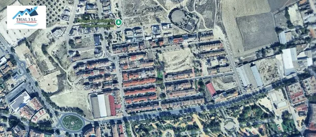 Venta de 3 Trasteros + 5 Garajes en  Úbeda (Jaén) — 2