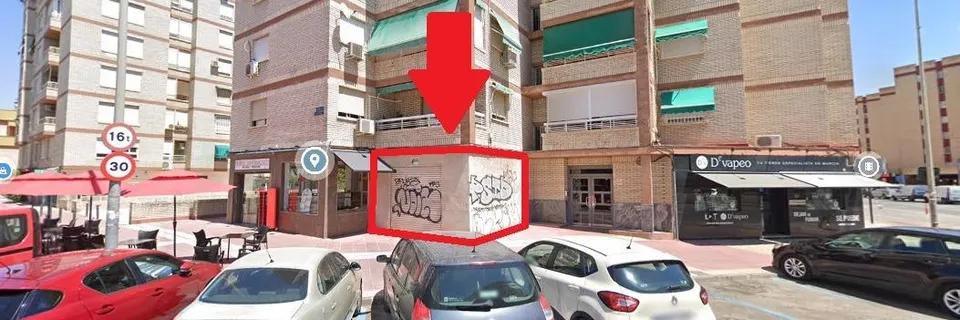 LOCAL ESQUINA EN ZONA DE PASO RODADO Y PEATONAL