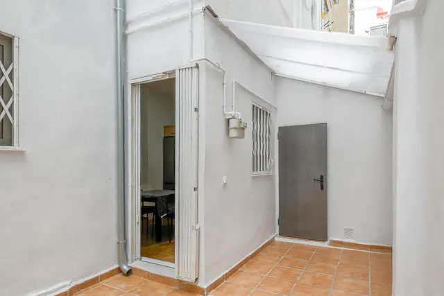 BAJO CON DISTRIBUCIÓN DE VIVIENDA Y PATIO EN GRAU DE VALENCIA — 20