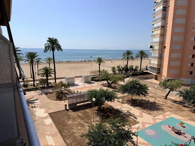 Apartamento en Primera Línea. - foto 2