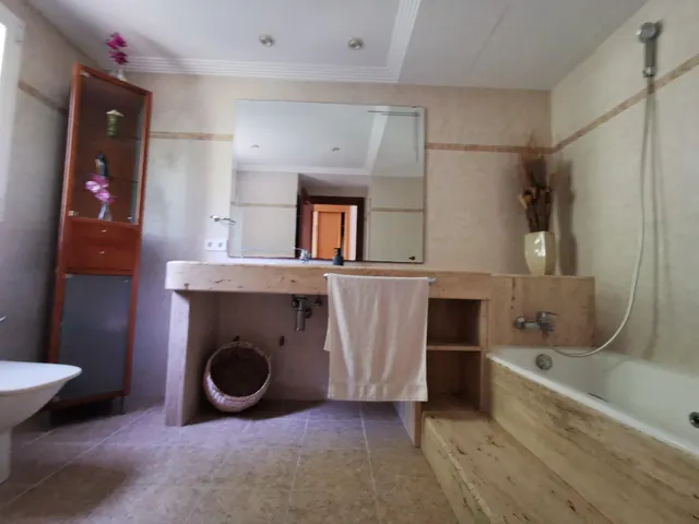 CHALET CON LICENCIA DE ALQUILER VACACIONAL — 44
