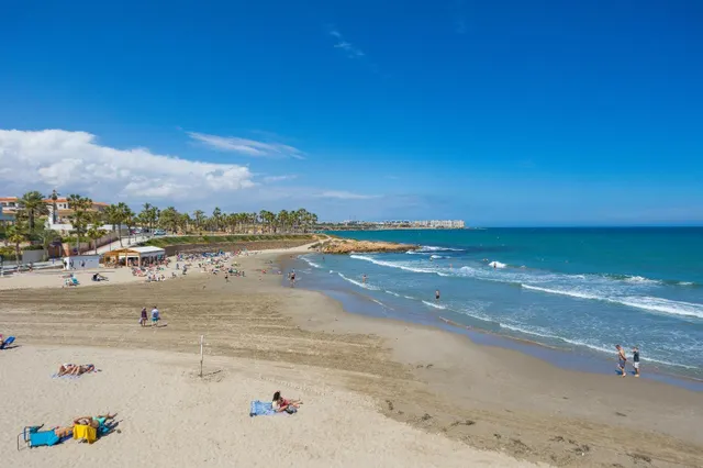 Bungalow en planta baja con amplio jardín privado y aparcamiento en Cabo Roig — 46
