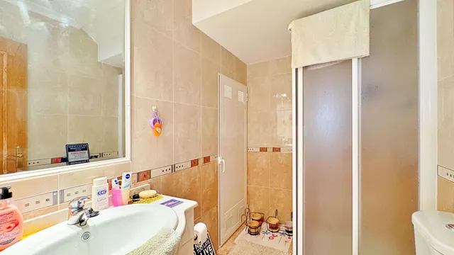 ADOSADO DE 3 DORMITORIO Y 2 BAÑOS EN ORIHUELA COSTA (ZONA LOS DOLSES) — 24