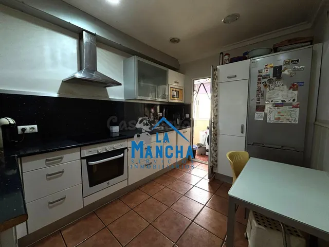 *270.000€* INMOBILIARIA LA MANCHA VENDE PISO EN ZONA FERIA D - foto 2