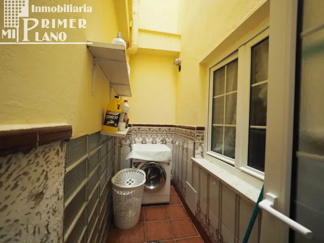 CASA DE DOS PLANTAS JUNTO A C/ DOÑA CRISANTA POR 195.000 € — 23