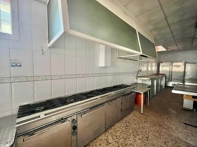 Local comercial 300m² en venta - Cabo cervera — 11