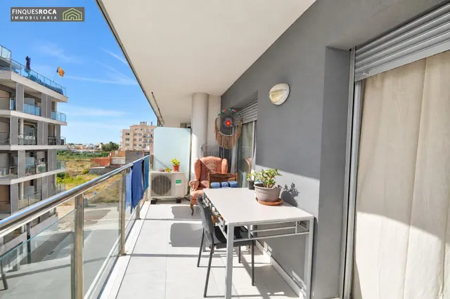 **VIVIENDA CON TERRAZA, PISCINA Y PARKING EN LA RÀPITA** ☀️ — 18