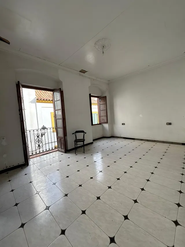 En venta casa a reformar en el centro histórico de San Roque, con local incluido — 22