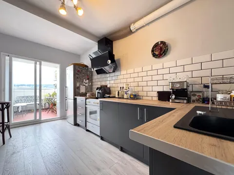 Ático con terraza y vistas despejadas en el centro de Pontevedra