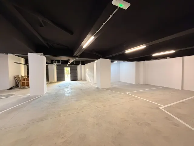 Plaza de parking junto a parque Sama a 5 min. estación — 7