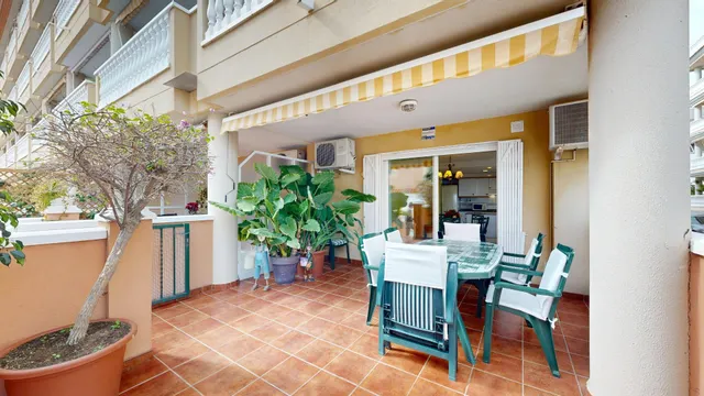 APARTAMENTO EN PLANTA BAJA EN LA PLAYA DE MONCOFAR — 28