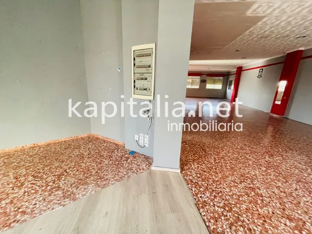 Local comercial en venta y alquiler en L´Olleria (Valencia) — 8