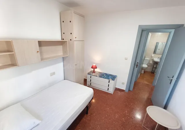 Piso o habitaciones en Alquiler: Ideal para Estudiantes en Parque Nueva Granada, Granada | ref: DLR00276 — 12