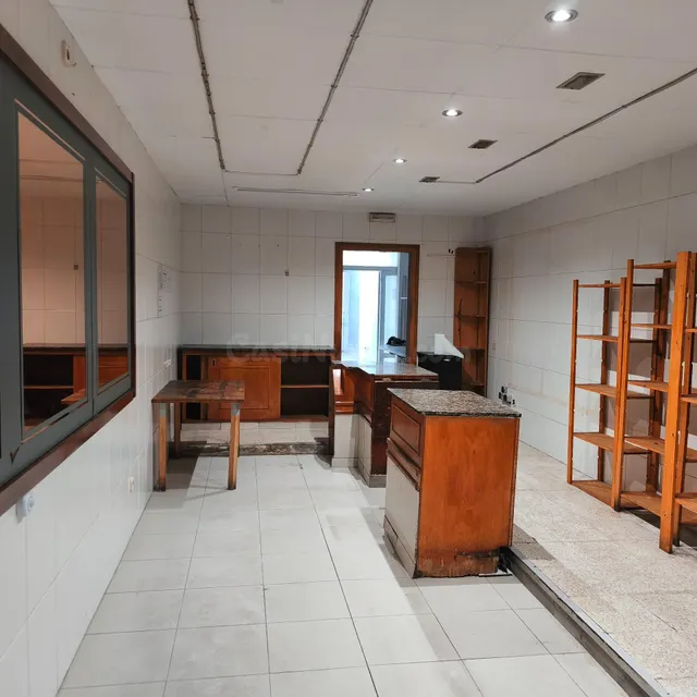 Amplio local comercial de 187 m2 en alquiler en Granollers!! - foto 2