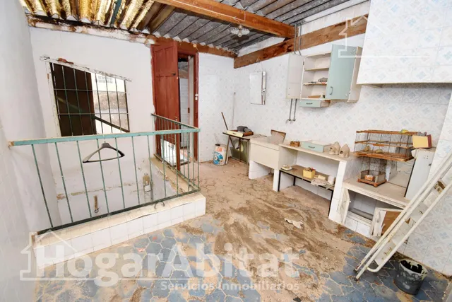 AMPLIA CASA CON 2 TERRAZAS CERCA DEL CENTRO — 25