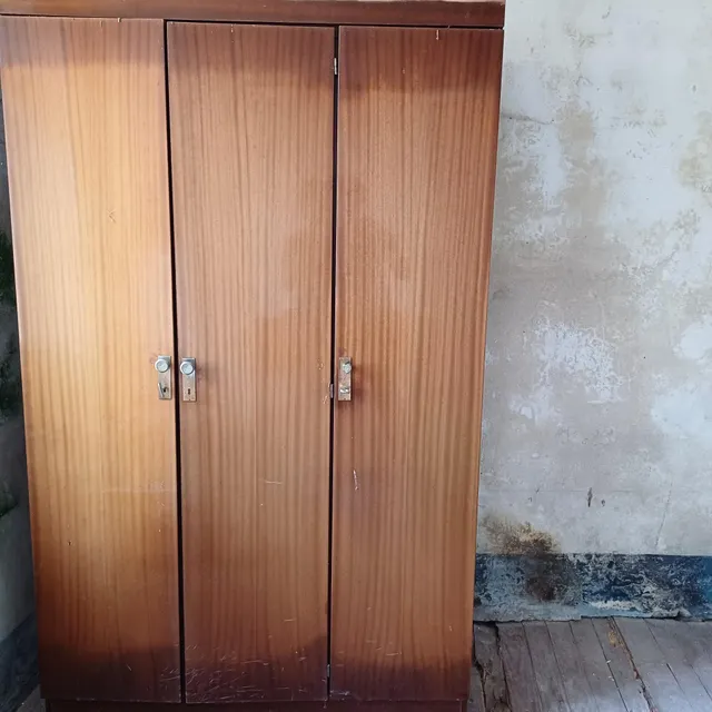 CASA EN VENTA PARA RESTAURAR — 49