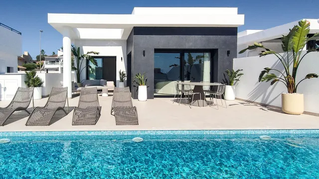 Moderna villa de lujo con 4 dormitorios y piscina privada con vistas a la montaña en Ciudad Quesada(Alicante) — 31