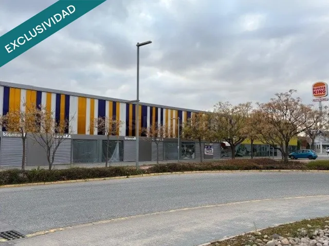 Se vende locales comerciales en una zona en crecimiento. - foto 4