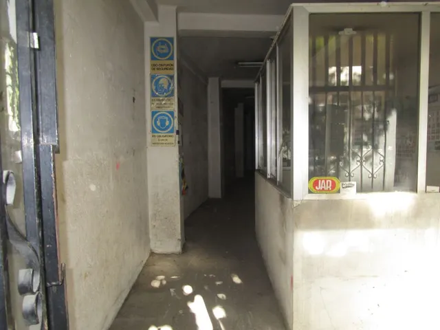 Urbis te ofrece un local comercial en zona Labradores, Salamanca. — 16