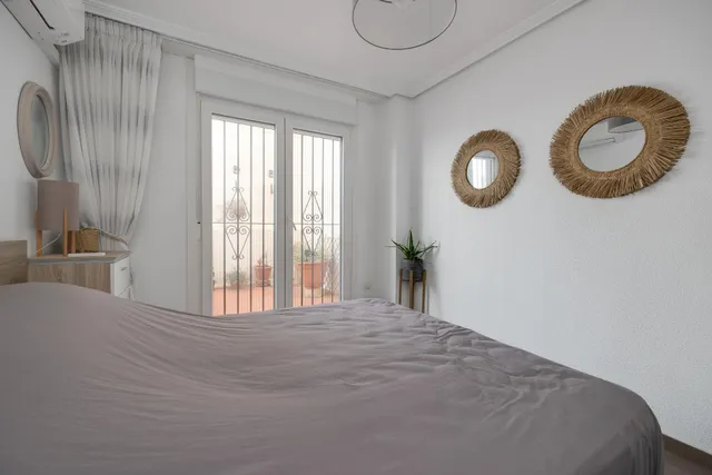 APARTAMENTO DE 3 DORMITORIOS 1 BAÑO 1 ASEO EN TORREVIEJA (PLAYA DEL CURA) — 18